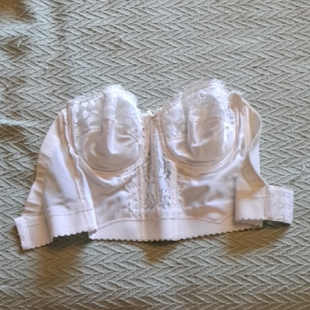 Vassarette White Lace Bra
